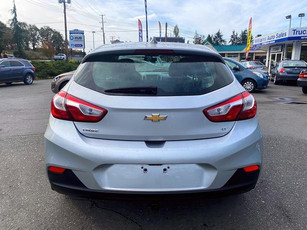 2018 Chevrolet  Cruze LT 6 Speed Wagon image 6