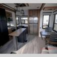 Used 2021 Heartland Bighorn 3120RK thumbnail image 8