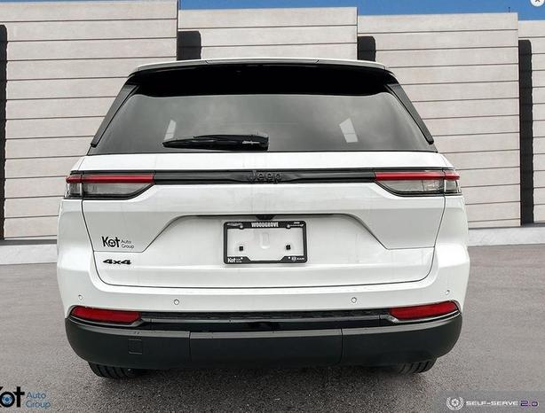 2024 Jeep Grand Cherokee Altitude *EXECUTIVE DEMO* image 5