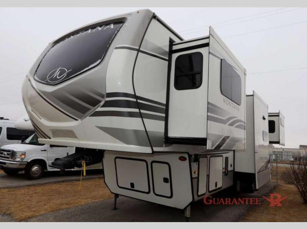 Used 2023 Keystone RV Montana 3761FL image 3