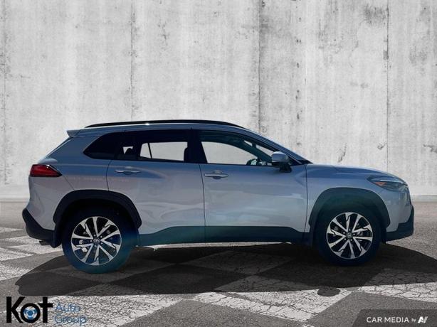 2024 Toyota Corolla Cross XLE | Locally Owned & Serviced | Fully Inspected | Blu image 4