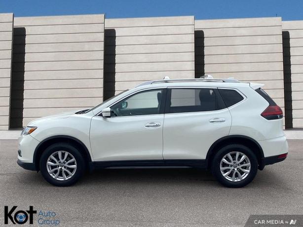 2018 Nissan Rogue SV image 3