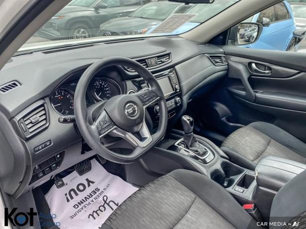 2018 Nissan Rogue SV image 6