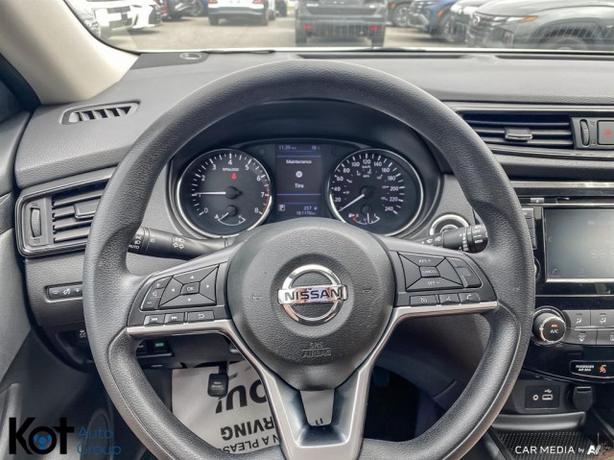 2018 Nissan Rogue SV image 7