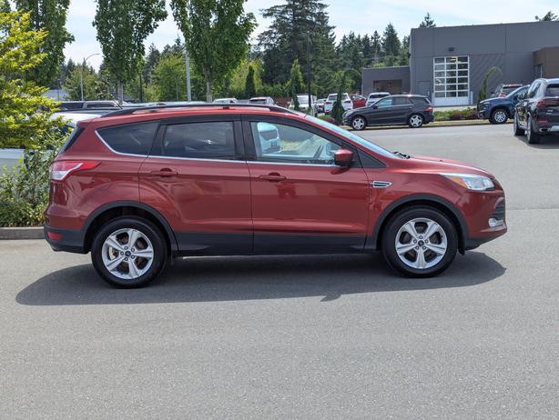 2015 Ford Escape SE - Heated Seats, Nav image 5