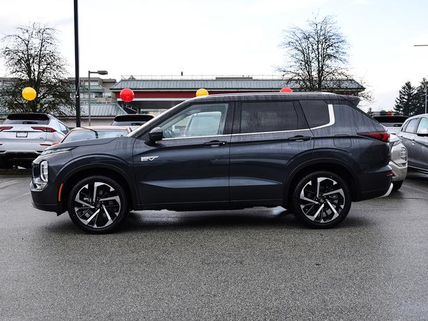 2025 Mitsubishi Outlander PHEV GT - $10,000 Discount, Manager Demo! image 2
