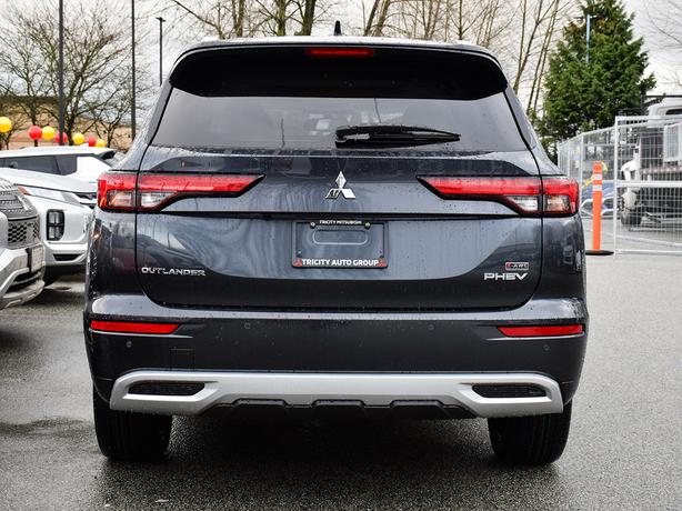 2025 Mitsubishi Outlander PHEV GT - $10,000 Discount, Manager Demo! image 4