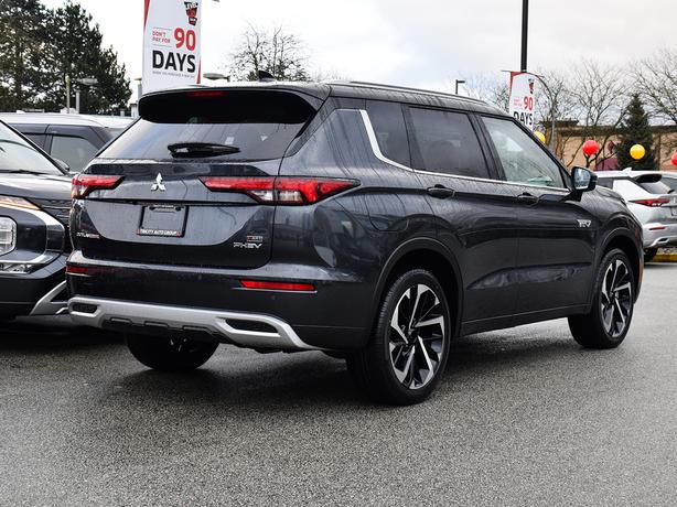 2025 Mitsubishi Outlander PHEV GT - $10,000 Discount, Manager Demo! image 5