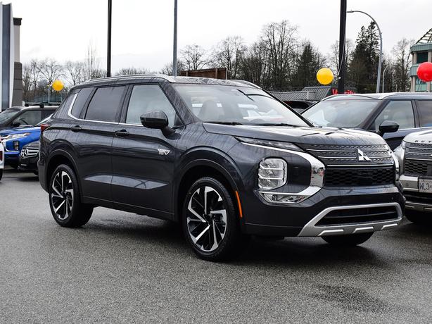 2025 Mitsubishi Outlander PHEV GT - $10,000 Discount, Manager Demo! image 6