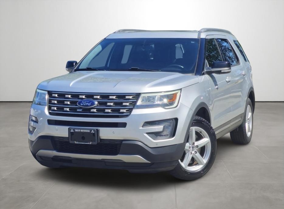 2016 Ford Explorer XLT - No Accidents, One Owner, Leather, Sunroof display photo