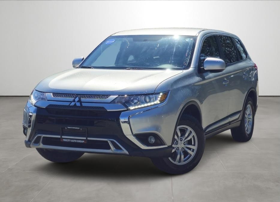 2020 Mitsubishi Outlander ES - Heated Seats, Apple Carplay/Android Auto display photo