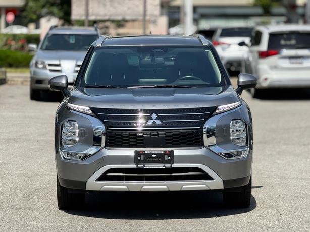 2023 Mitsubishi Outlander LE Premium - 360 Cameras, Navi, Power Liftgate image 2