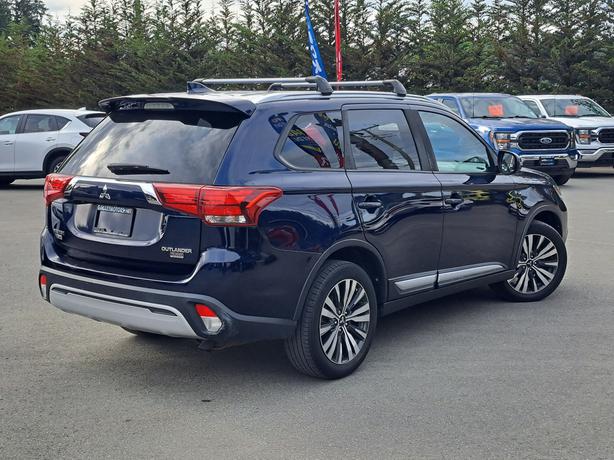 2019 Mitsubishi Outlander - 4WD, Heated Seats, Heated Wheel image 6