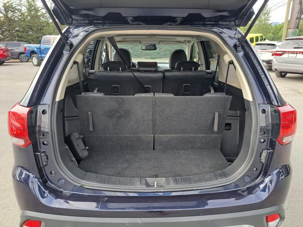 2019 Mitsubishi Outlander - 4WD, Heated Seats, Heated Wheel image 8