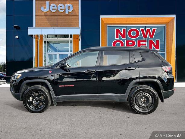 2023 Jeep Compass Trailhawk Elite | GPS Navigation! image 3