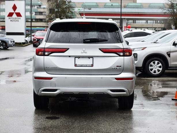 2025 Mitsubishi Outlander PHEV GT Premium - $10,000 Discount, Manager Demo! image 4