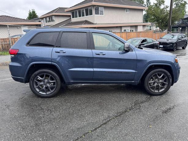 2021 Jeep Grand Cherokee 80th Anniversary Edition - Manager Demo, Sunroof image 4