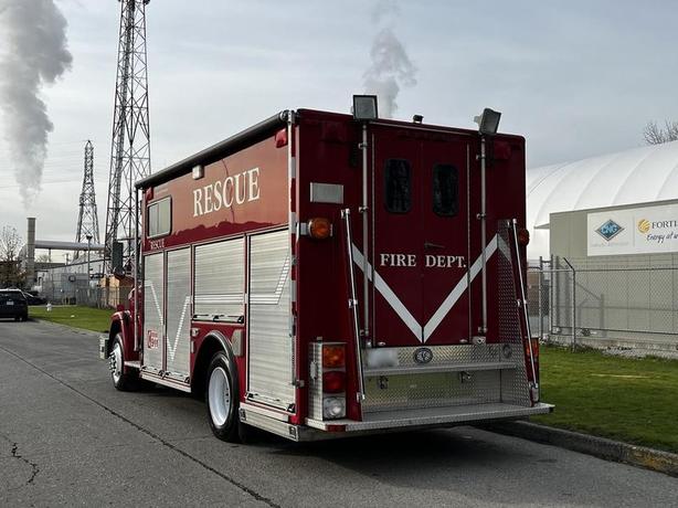 1994 Freightliner FL80 Rescue Fire Truck Diesel image 8