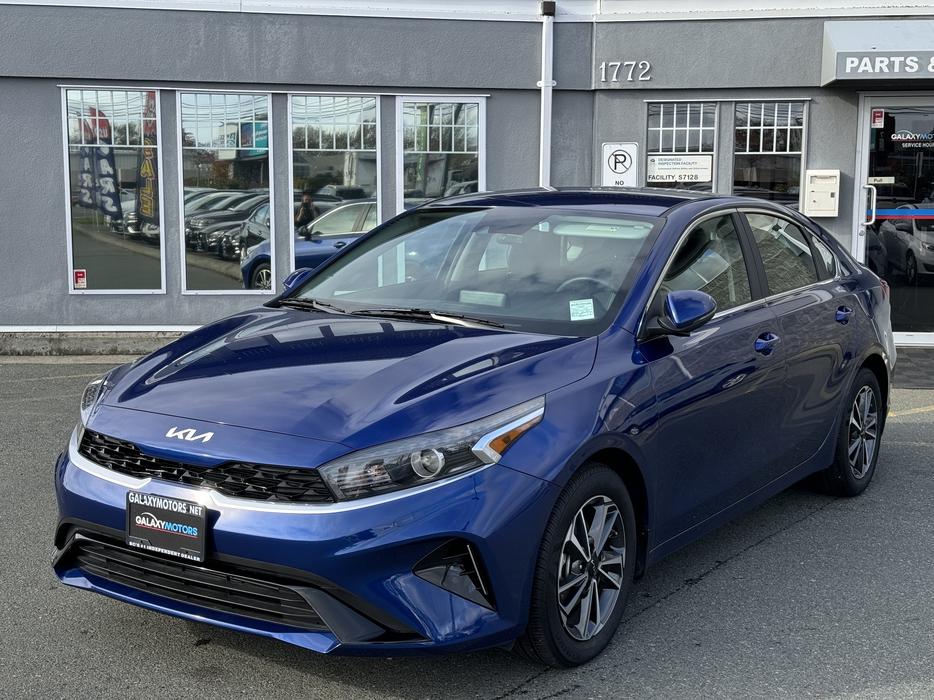 2022 Kia Forte EX - Fully automatic headlights & Backup Camera display photo