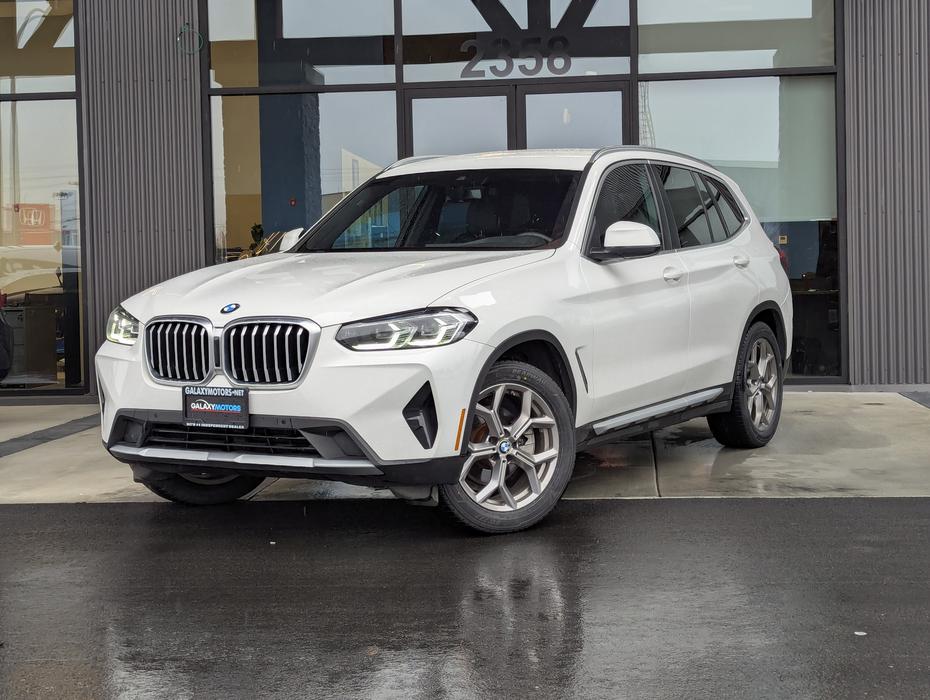2022 BMW X3 xDrive30i - Leather, Sunroof, Navigation display photo