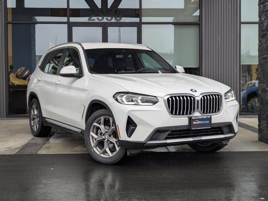 2022 BMW X3 xDrive30i - Leather, Sunroof, Navigation display photo