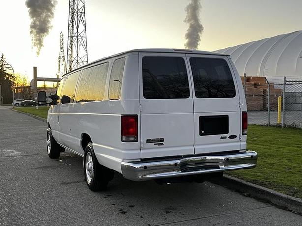 2012 Ford Econoline E-350 14 Passenger Van image 8