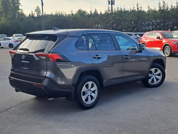 2022 Toyota RAV4 AWD - Heated Seats, Back-Up Camera image 6