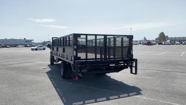 2019 Ford F-550 2WD 17 Foot Flat Deck Truck w/ Power Tailgate image 5