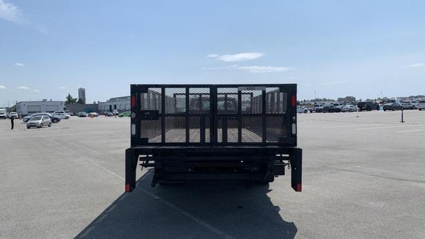 2019 Ford F-550 2WD 17 Foot Flat Deck Truck w/ Power Tailgate image 6