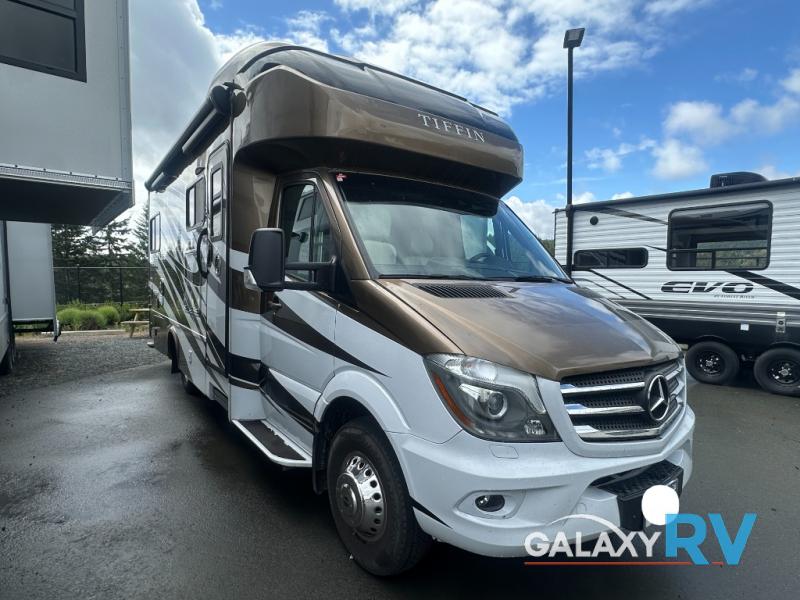 Used 2017 Tiffin Motorhomes Wayfarer 24TW display photo