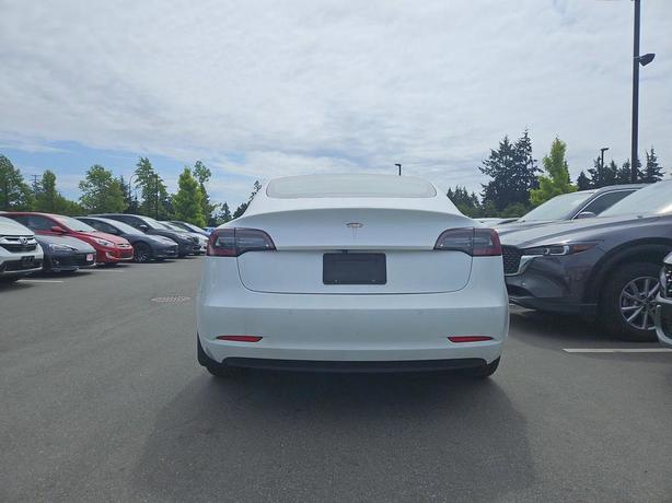 2020 Tesla Model 3 Standard Range Plus RWD | No Reported Accidents! image 5