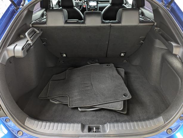 2018 Honda Civic Touring - Sunroof, NAV, Heated Seats, Automatic image 8