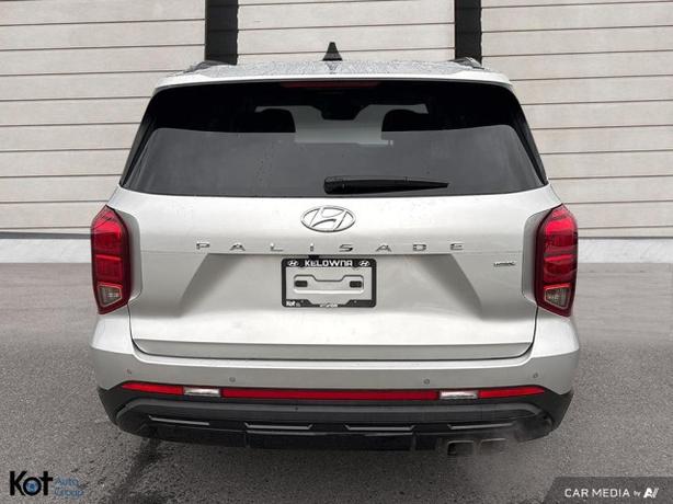 2024 Hyundai Palisade Urban WINTER TIRES ON RIMS INCLUDED! demo image 5