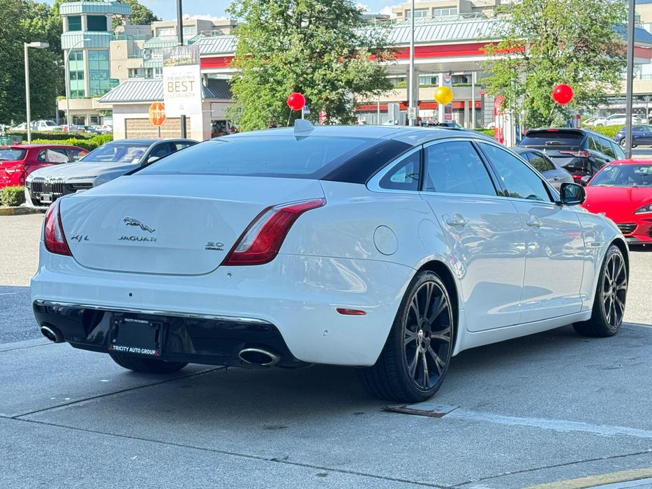2016 Jaguar XJ XJL Portfolio - Dual Sunroof, Rearview Camera display photo