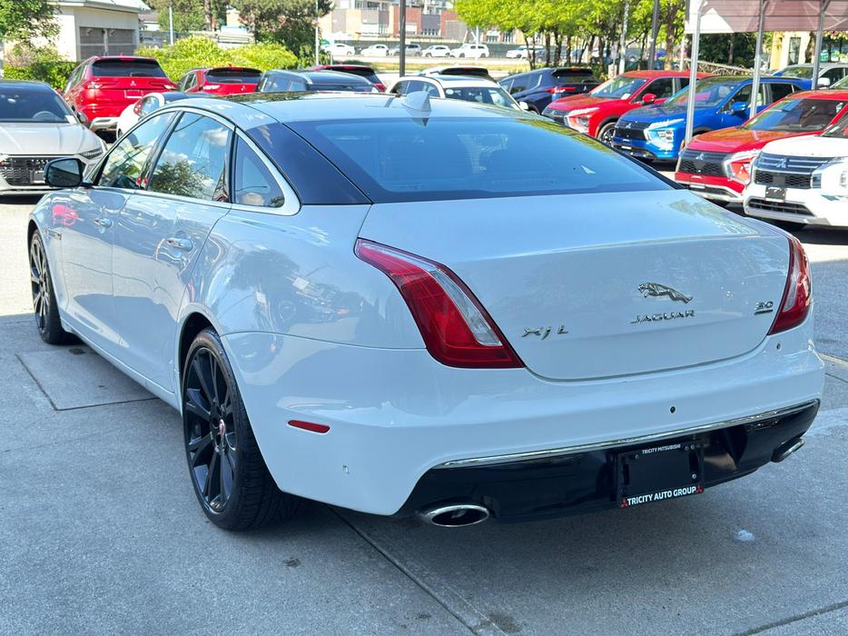 2016 Jaguar XJ XJL Portfolio - Dual Sunroof, Rearview Camera display photo