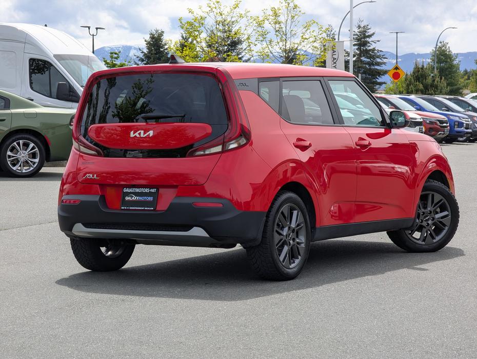 2022 Kia Soul EX - Sunroof, Heated Seats, Apple CarPlay/AA display photo