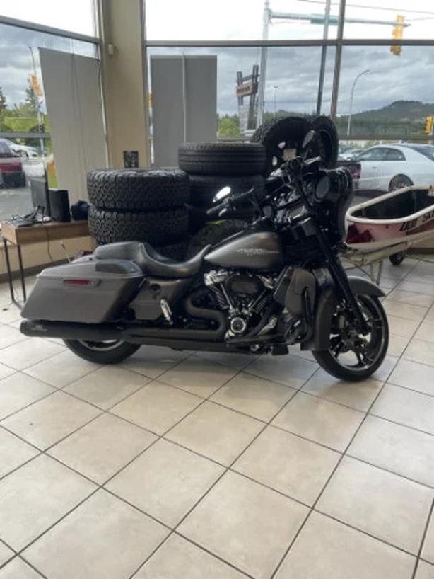 2017 HARLEY DAVIDSON STREETGLIDE image 8