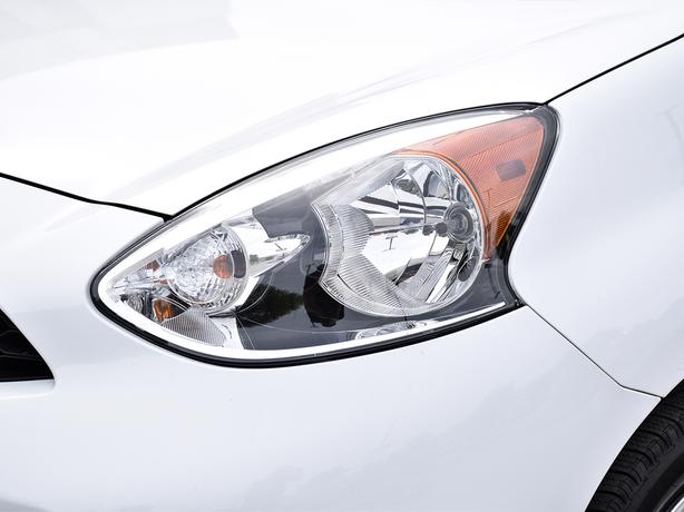 2016 Nissan Micra SV - BlueTooth, Cruise Control, Air Conditioning image 8