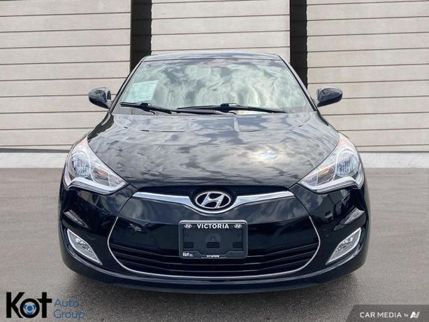 2016 Hyundai Veloster SE image 2