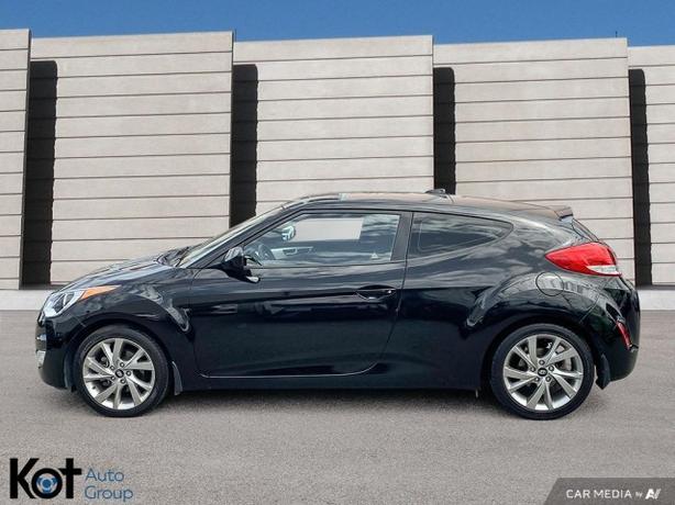 2016 Hyundai Veloster SE image 3