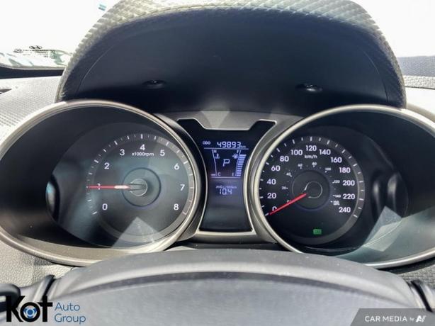 2016 Hyundai Veloster SE image 8