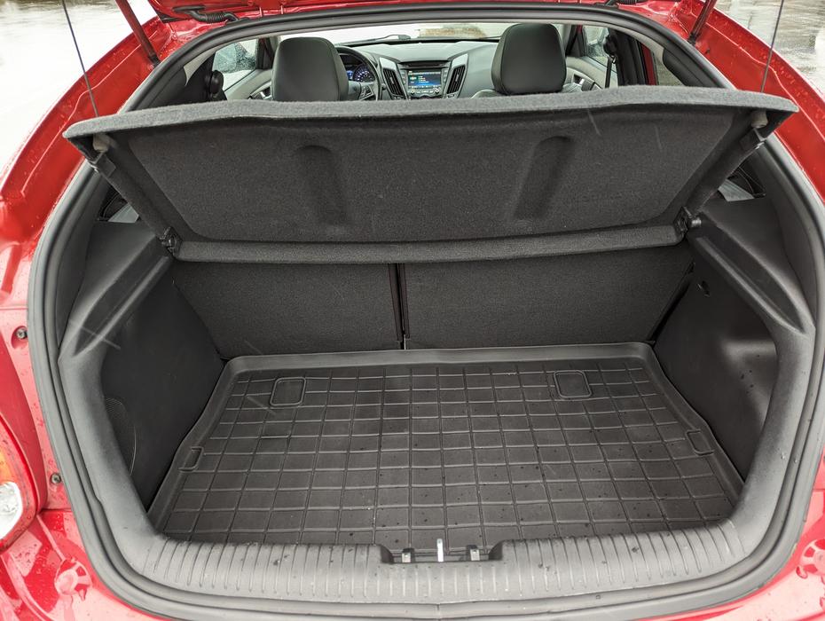 2015 Hyundai Veloster Turbo - Manual, Sunroof, Heated Seats, NAV display photo
