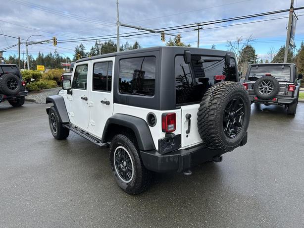2015 Jeep Wrangler Willys Wheeler image 3