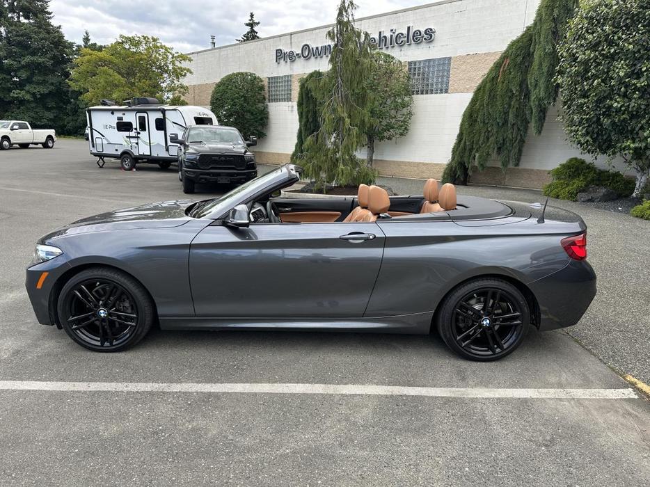 2020 BMW 2 Series 230i Xdrive display photo