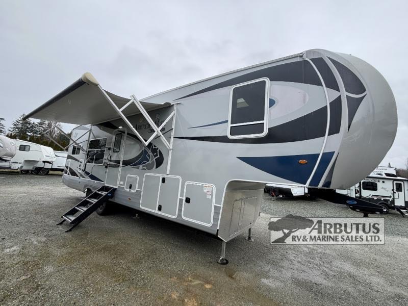 Used 2020 Northwood Arctic Fox Grande Ronde 29-5K display photo