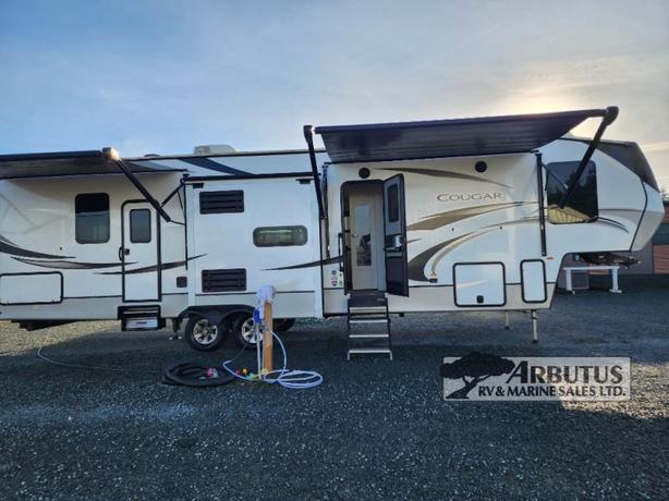 Used 2022 Keystone RV Cougar 364BHL image 4