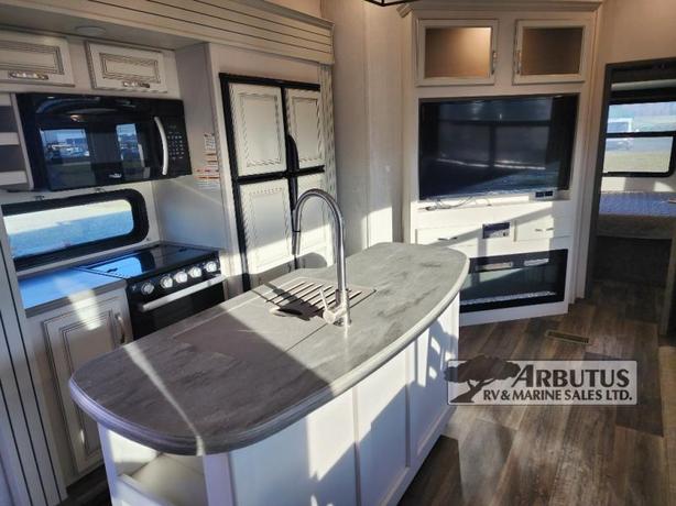 Used 2022 Keystone RV Cougar 364BHL image 7