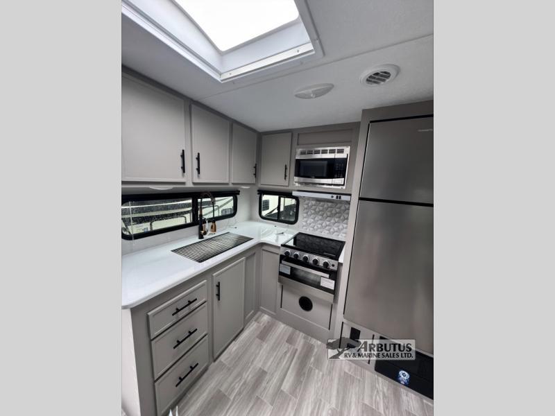 Used 2024 Forest River RV Vibe 25KR display photo