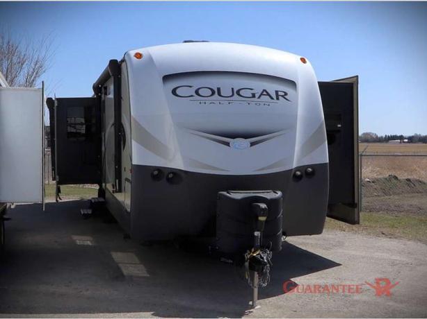 Used 2018 Keystone RV Cougar Half-Ton Series 32RLI image 1