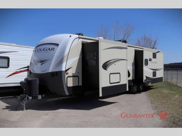 Used 2018 Keystone RV Cougar Half-Ton Series 32RLI image 3